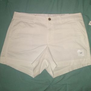 Old navy SZ14 white shorts